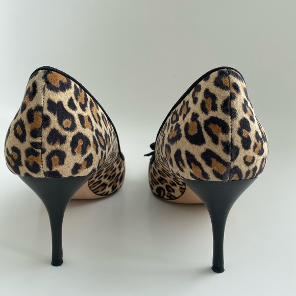 Manolo Blahnik - Bori Leopard Print Mid Heel Pump - Picture 2 of 7